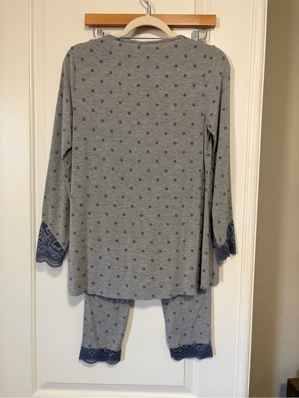 🤍💜Soma Gray🦄 Lavender Lace & Polka Dot Pajama Set💜🤍 - Picture 7 of 11
